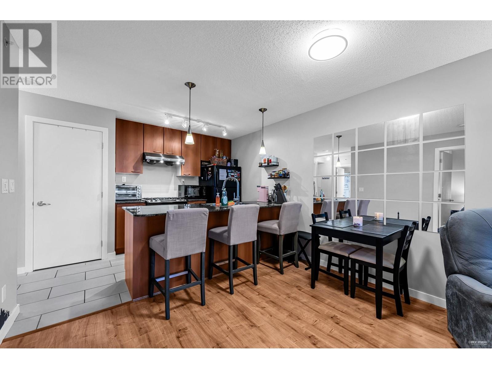 Listing Picture 6 of 26 : 501 7108 COLLIER STREET, Burnaby / 本拿比 - 魯藝地產 Yvonne Lu Group - MLS Medallion Club Member