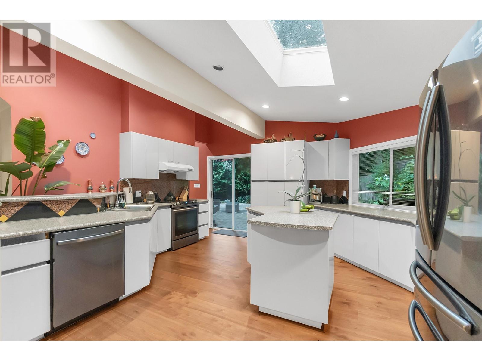 4627 Northwood Drive, West Vancouver, British Columbia  V7S 3A7 - Photo 14 - R2966937