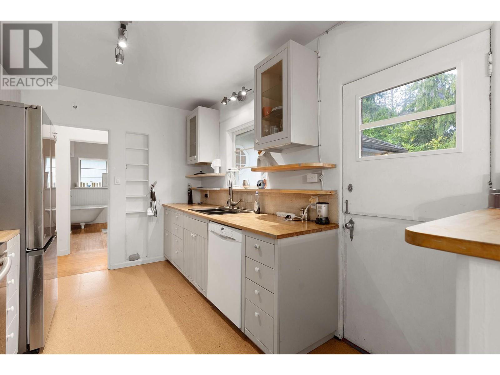 3548 Creery Avenue, West Vancouver, British Columbia  V7V 2M1 - Photo 9 - R2966972