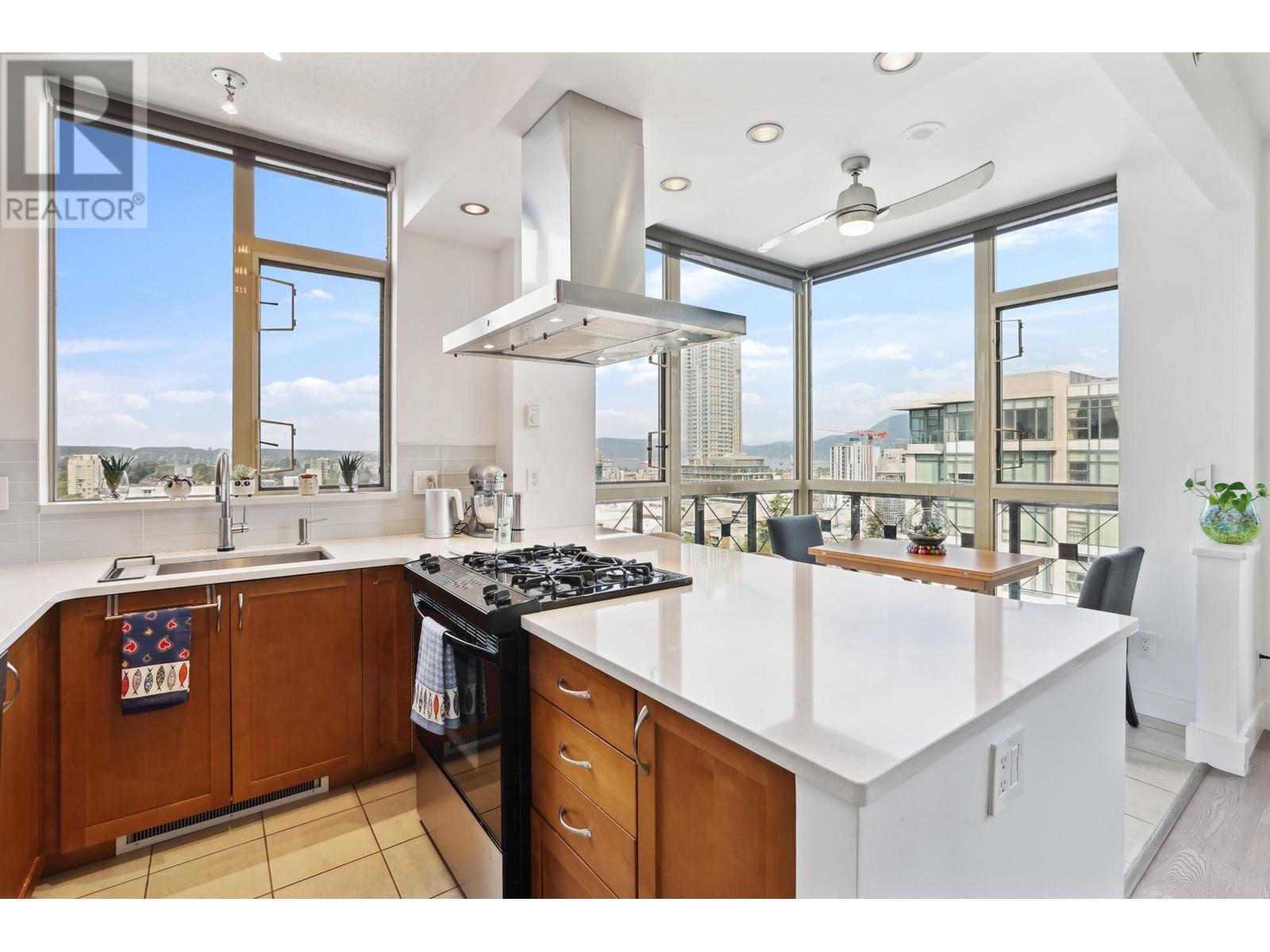 Listing Picture 10 of 24 : PH2 1316 W 11 AVENUE, Vancouver / 溫哥華 - 魯藝地產 Yvonne Lu Group - MLS Medallion Club Member