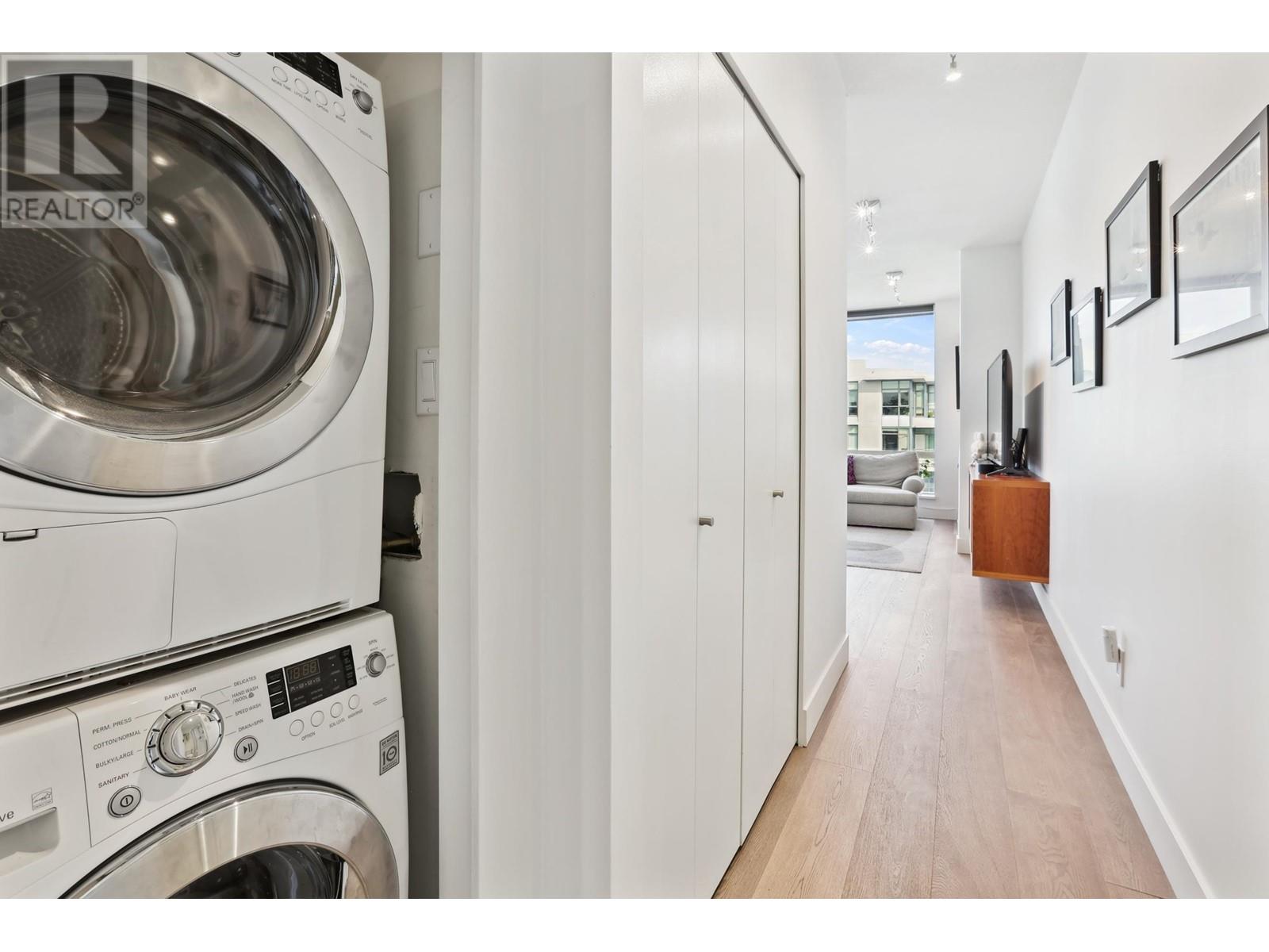 Listing Picture 17 of 24 : PH2 1316 W 11 AVENUE, Vancouver / 溫哥華 - 魯藝地產 Yvonne Lu Group - MLS Medallion Club Member