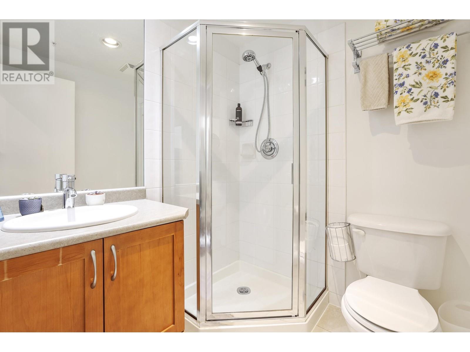 Listing Picture 15 of 24 : PH2 1316 W 11 AVENUE, Vancouver / 溫哥華 - 魯藝地產 Yvonne Lu Group - MLS Medallion Club Member