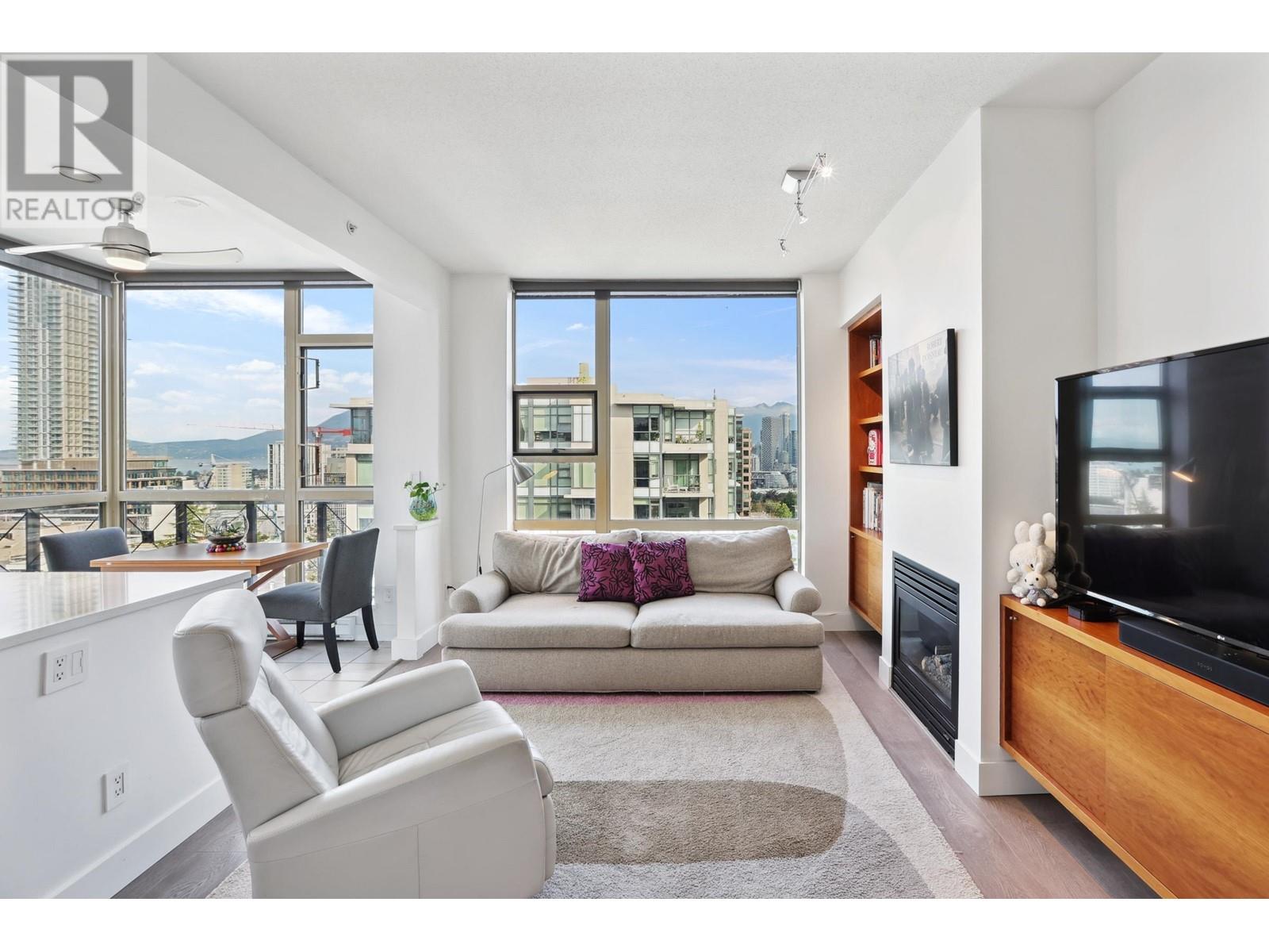 Listing Picture 5 of 24 : PH2 1316 W 11 AVENUE, Vancouver / 溫哥華 - 魯藝地產 Yvonne Lu Group - MLS Medallion Club Member