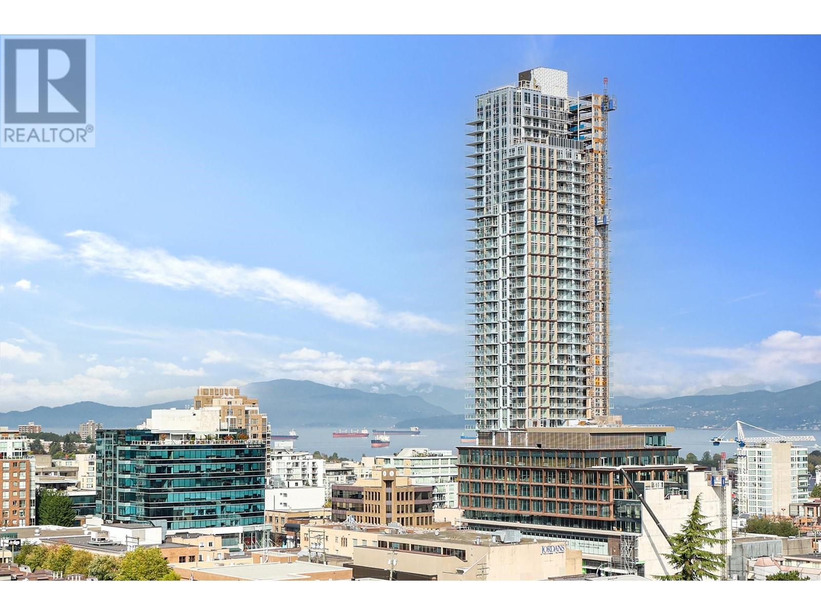 Listing Picture 2 of 24 : PH2 1316 W 11 AVENUE, Vancouver / 溫哥華 - 魯藝地產 Yvonne Lu Group - MLS Medallion Club Member