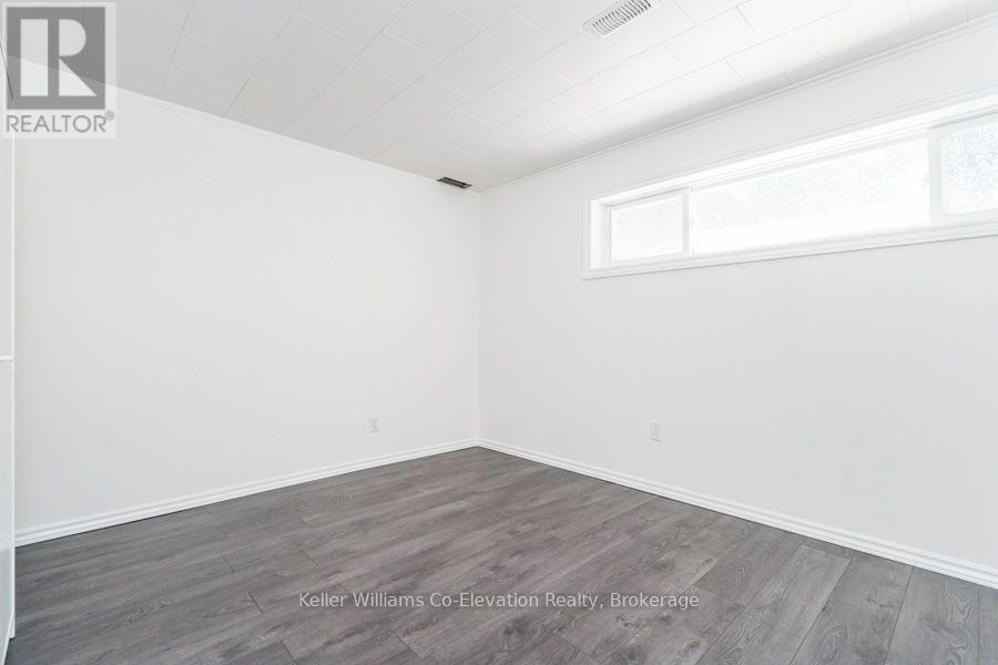 9 Beechcroft Circle, Barrie, Ontario  L4M 4Y4 - Photo 17 - S11973710