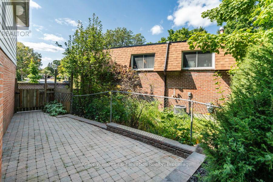 9 Beechcroft Circle, Barrie, Ontario  L4M 4Y4 - Photo 18 - S11973710