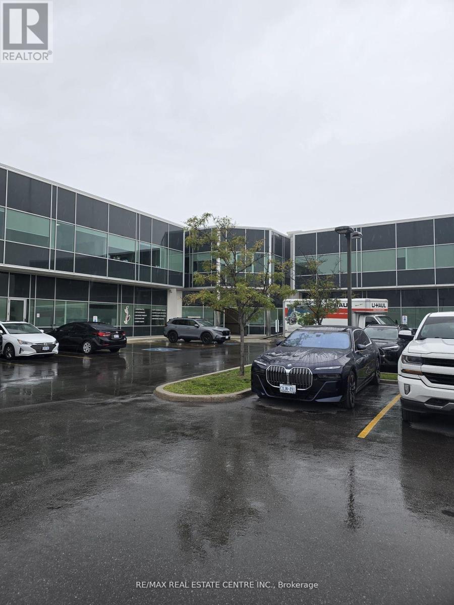 8a - 30 Topflight Drive, Mississauga, Ontario  L5S 0A8 - Photo 3 - W11973777