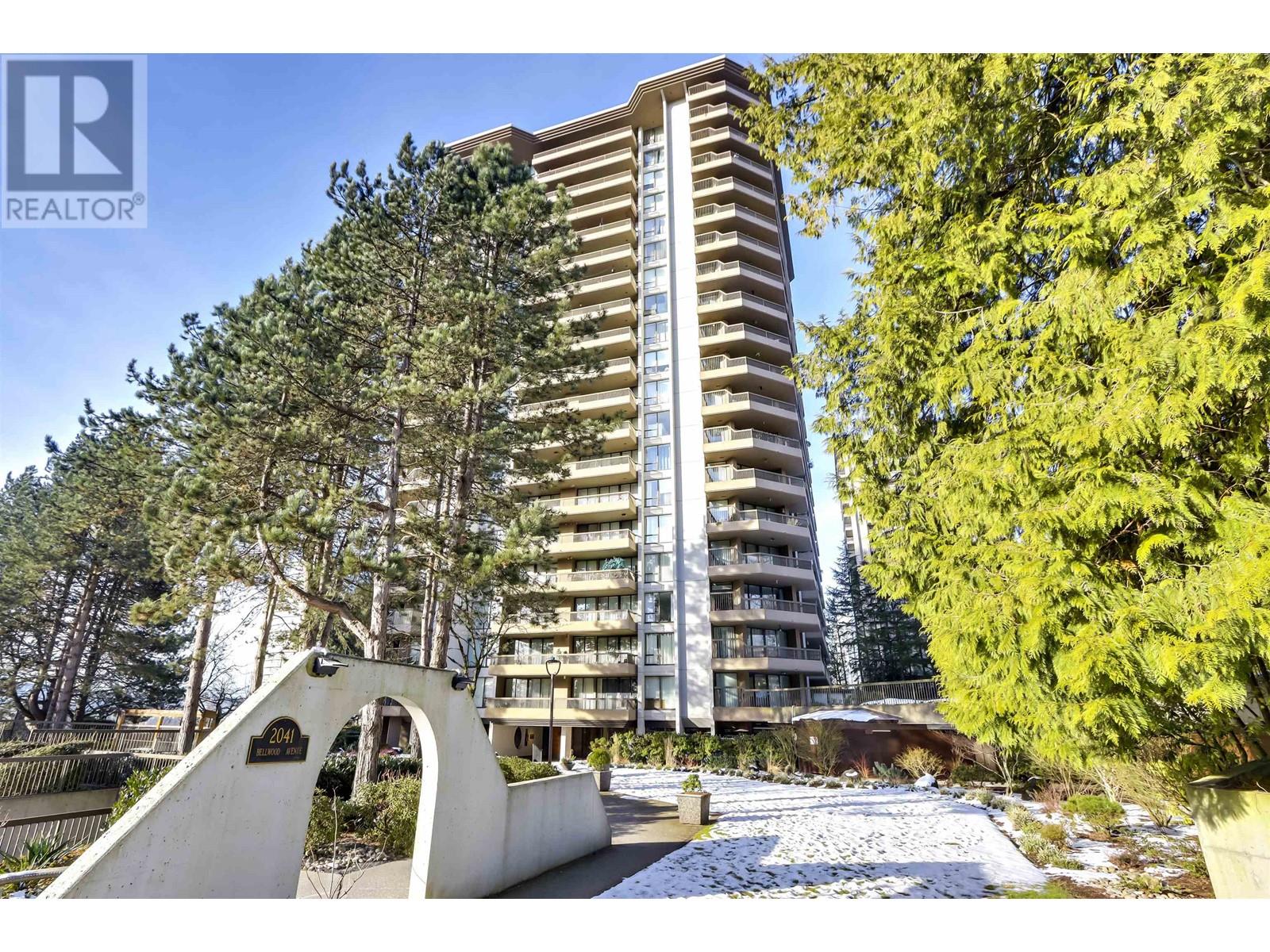 704 2041 Bellwood Avenue, Burnaby, British Columbia  V5B 4V5 - Photo 1 - R2967012