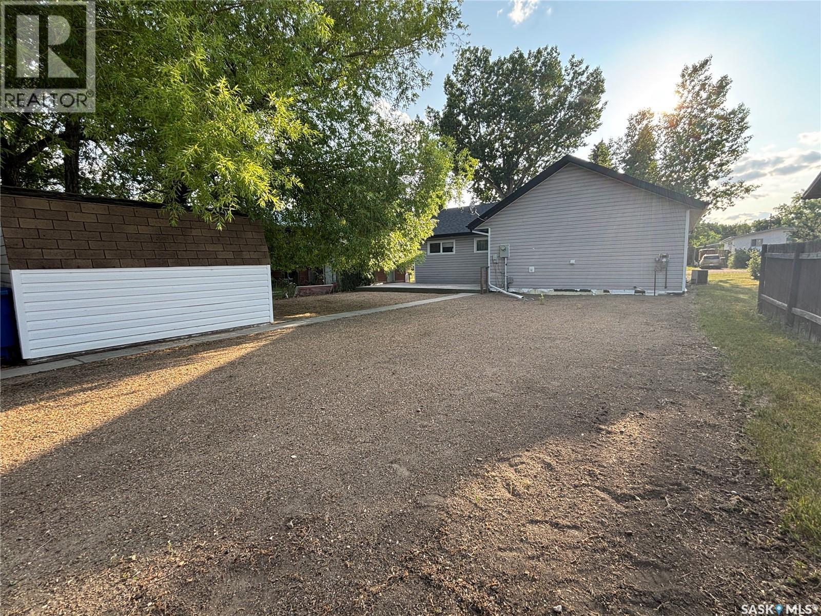 312 Cypress Street, Maple Creek, Saskatchewan  S0N 1N0 - Photo 8 - SK992354