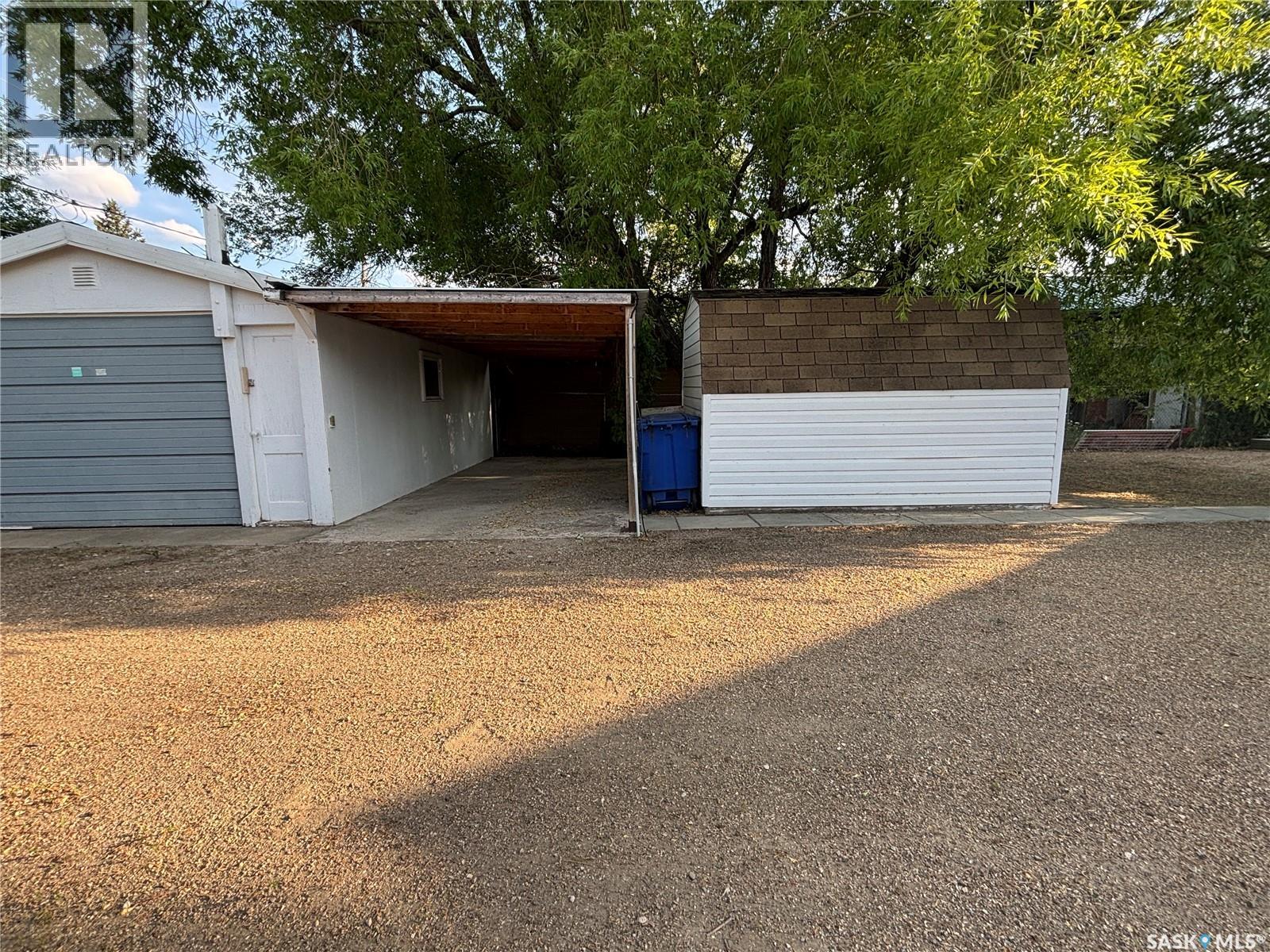 312 Cypress Street, Maple Creek, Saskatchewan  S0N 1N0 - Photo 7 - SK992354