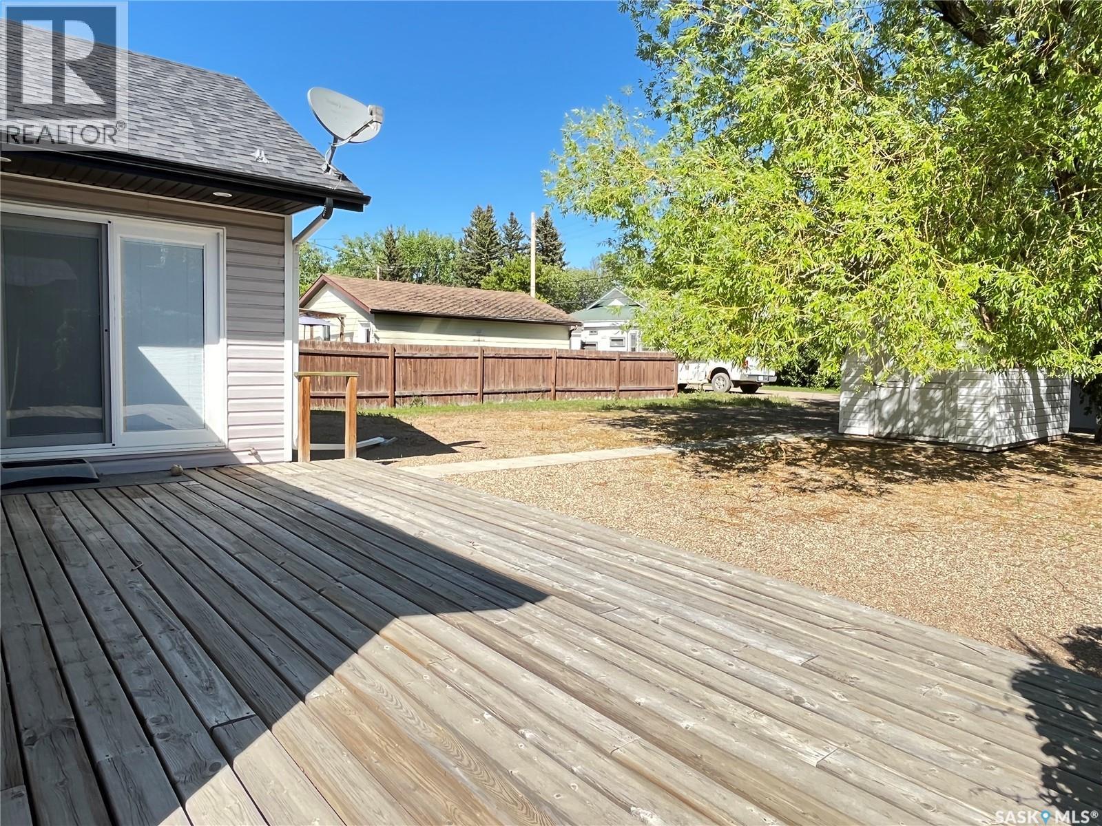 312 Cypress Street, Maple Creek, Saskatchewan  S0N 1N0 - Photo 4 - SK992354