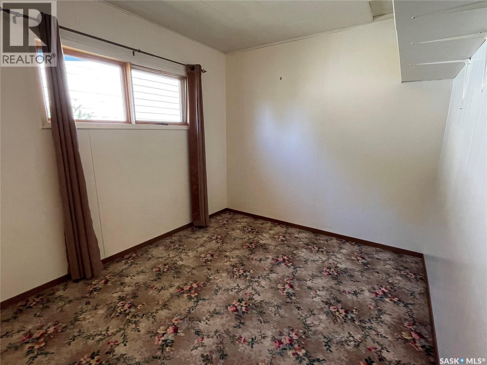 312 Cypress Street, Maple Creek, Saskatchewan  S0N 1N0 - Photo 32 - SK992354