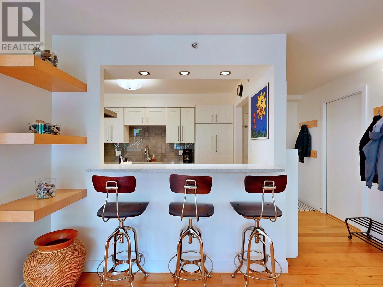 Listing Picture 10 of 34 : 203 518 W 14TH AVENUE, Vancouver / 溫哥華 - 魯藝地產 Yvonne Lu Group - MLS Medallion Club Member