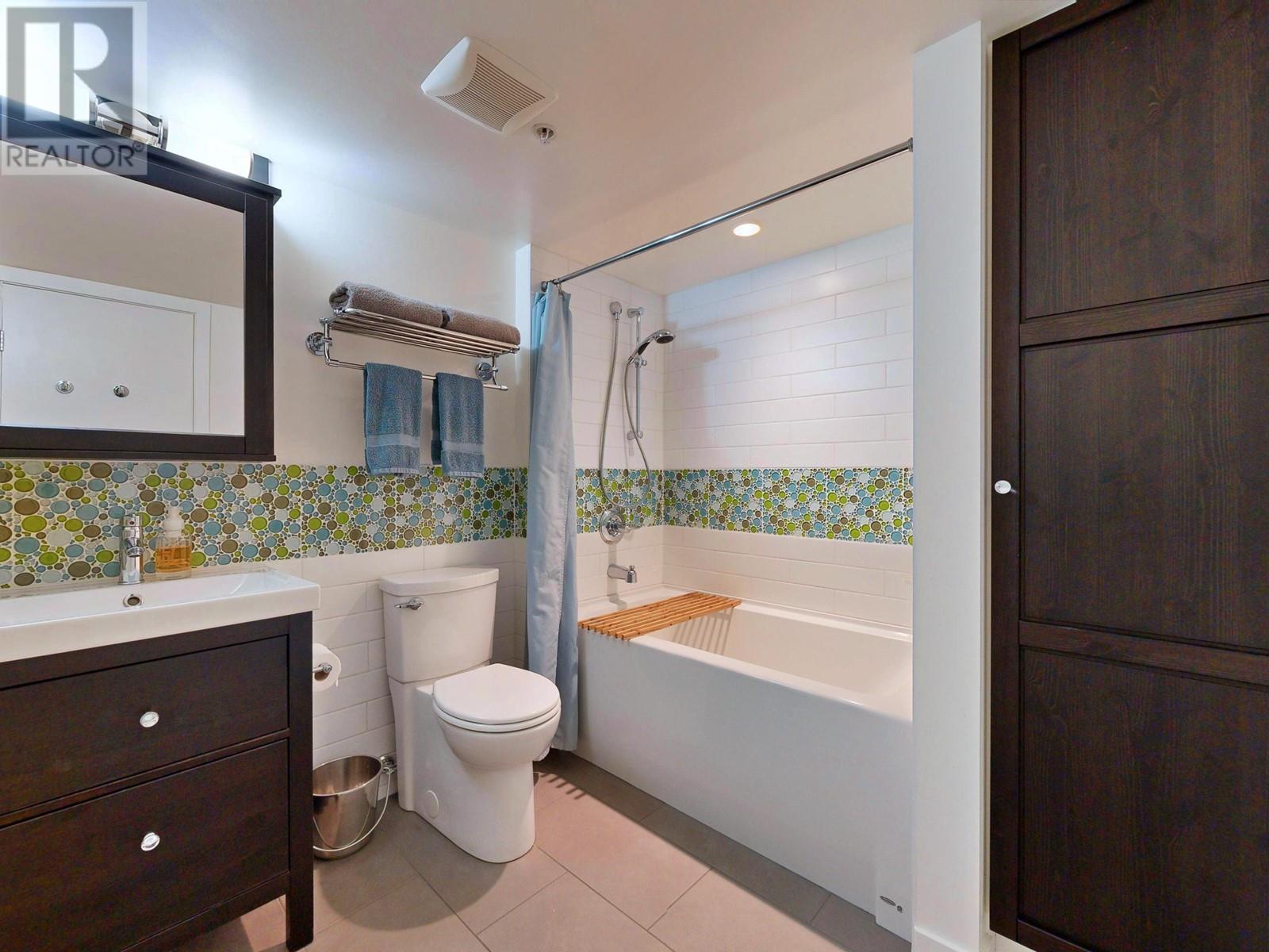 Listing Picture 29 of 34 : 203 518 W 14TH AVENUE, Vancouver / 溫哥華 - 魯藝地產 Yvonne Lu Group - MLS Medallion Club Member