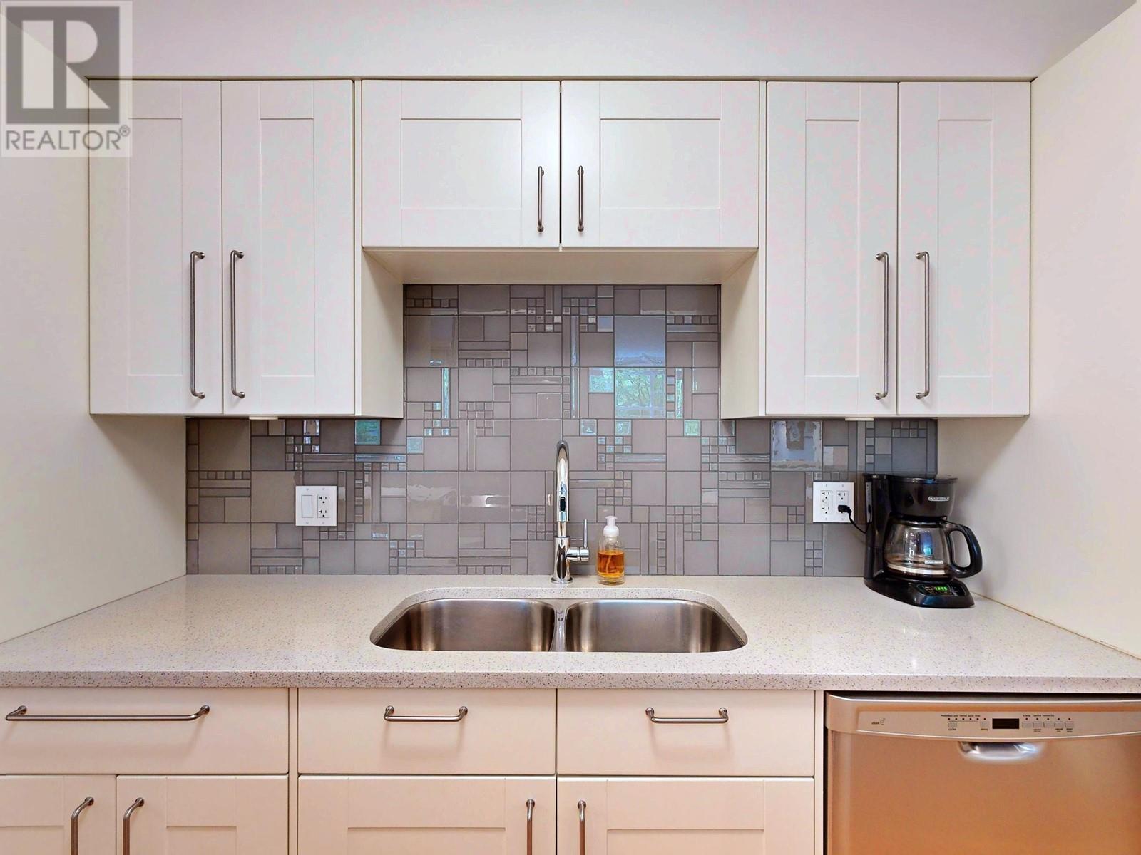 Listing Picture 5 of 34 : 203 518 W 14TH AVENUE, Vancouver / 溫哥華 - 魯藝地產 Yvonne Lu Group - MLS Medallion Club Member