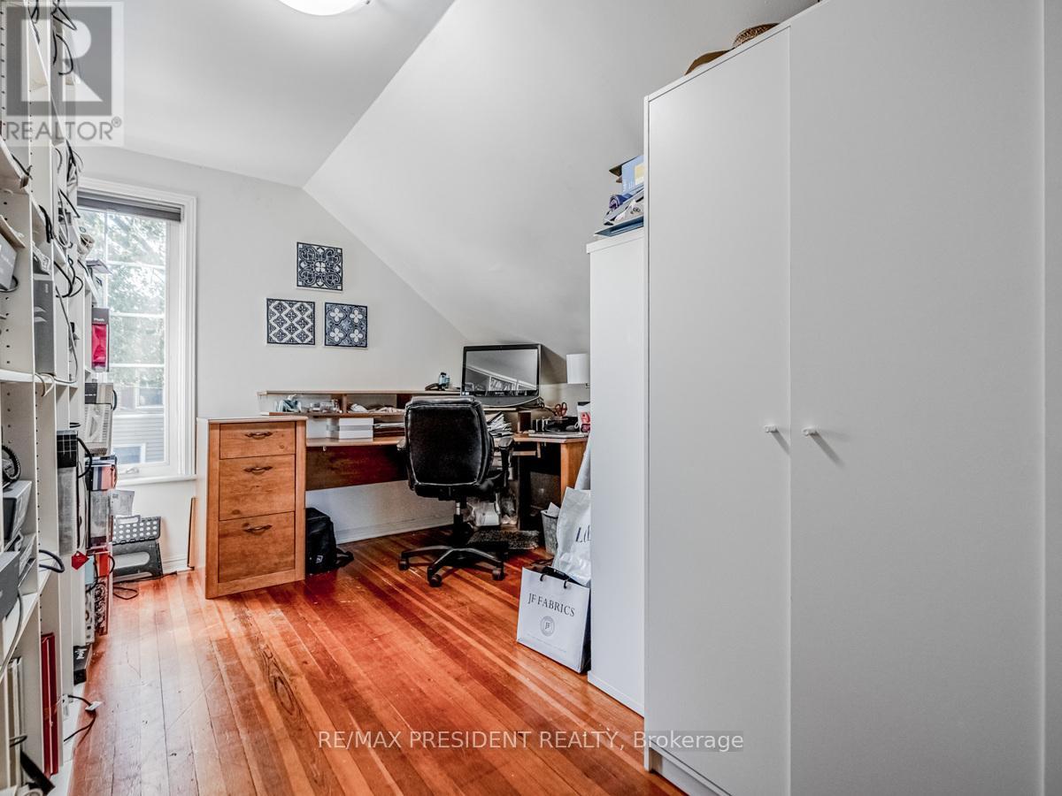 1 Mareve Avenue, Hamilton (Hamilton Beach), Ontario  L8H 7A7 - Photo 24 - X11972864