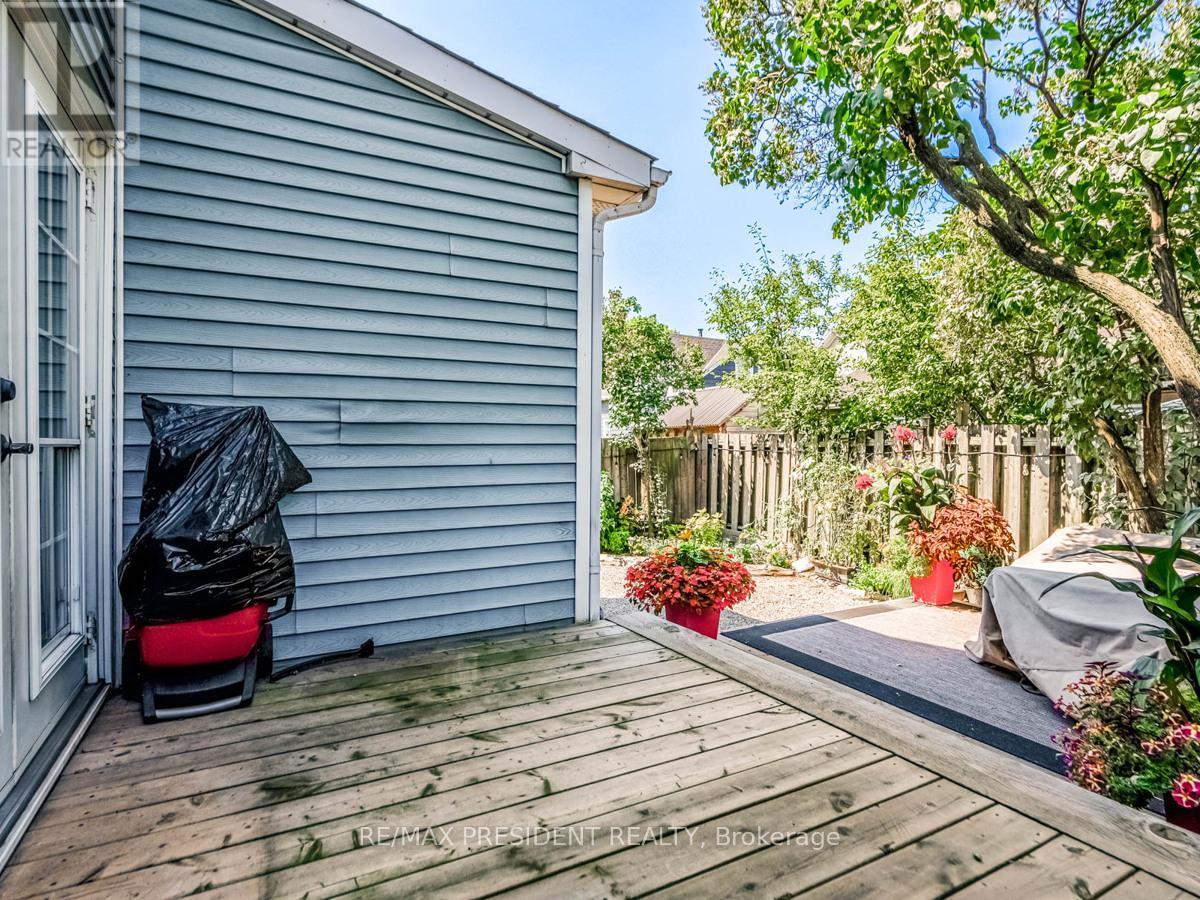 1 Mareve Avenue, Hamilton (Hamilton Beach), Ontario  L8H 7A7 - Photo 26 - X11972864