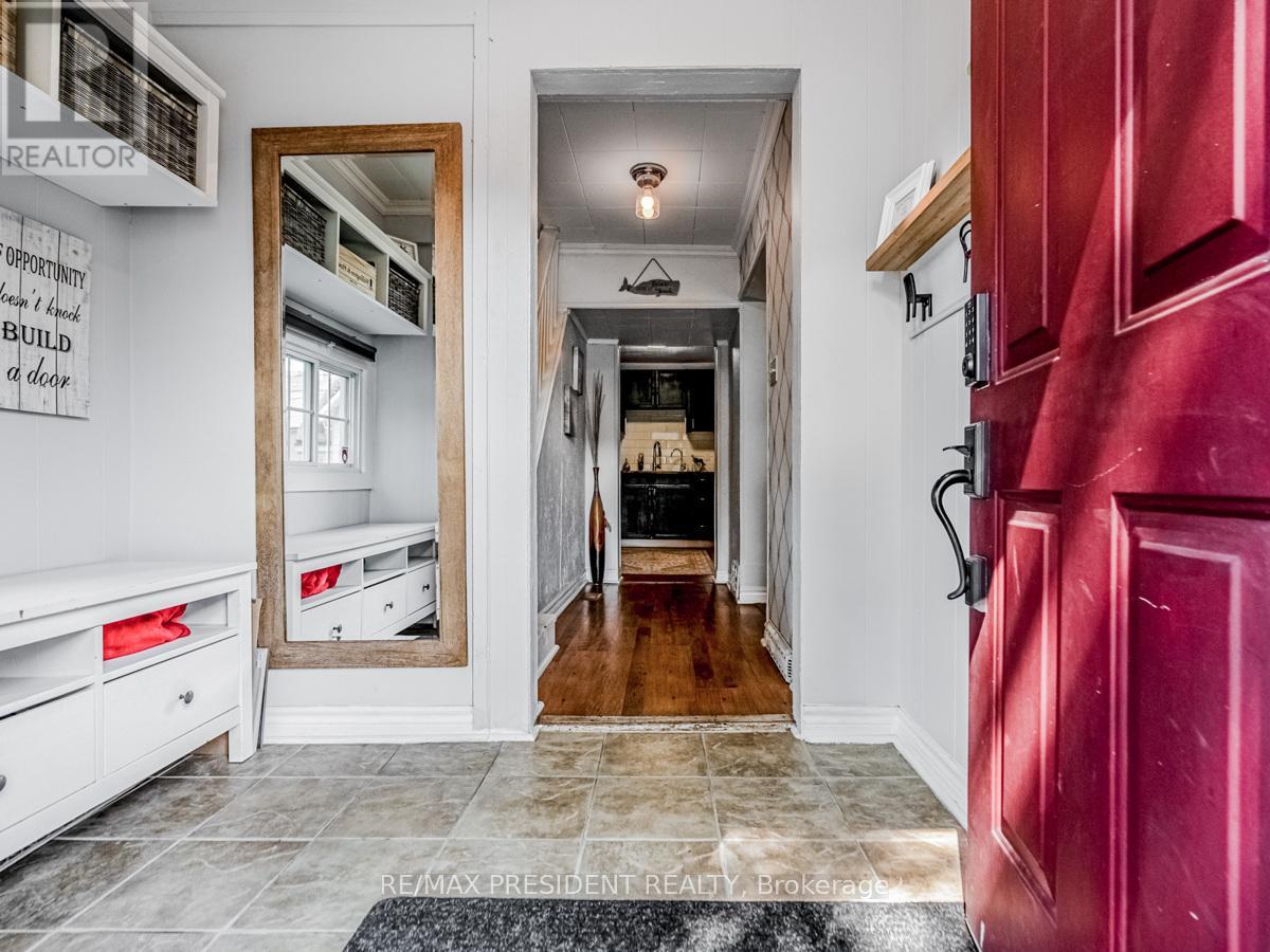 Property at 1 MAREVE AVENUE image 3