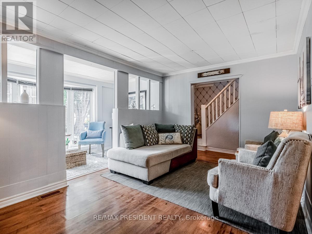 1 Mareve Avenue, Hamilton (Hamilton Beach), Ontario  L8H 7A7 - Photo 6 - X11972864