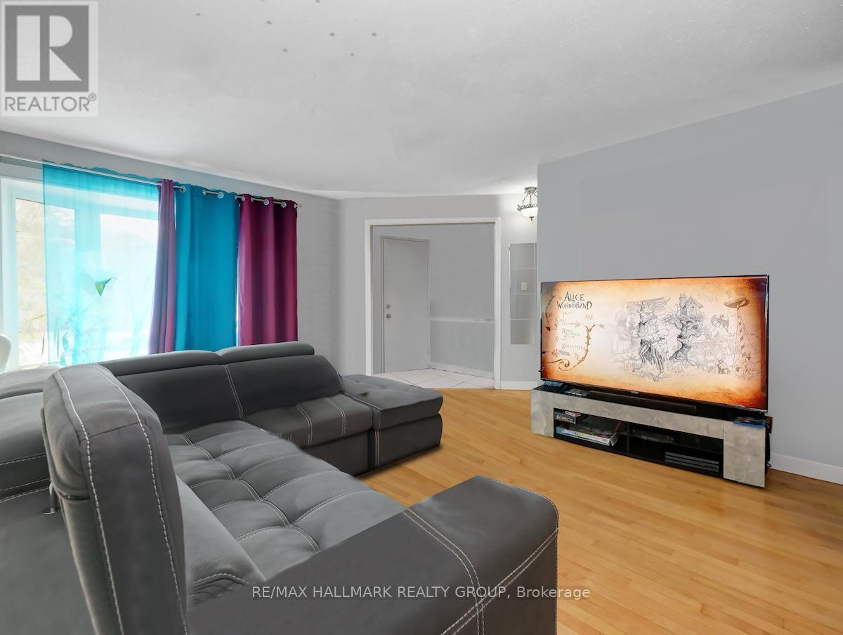 Property at 375 ST. DENIS STREET image 3