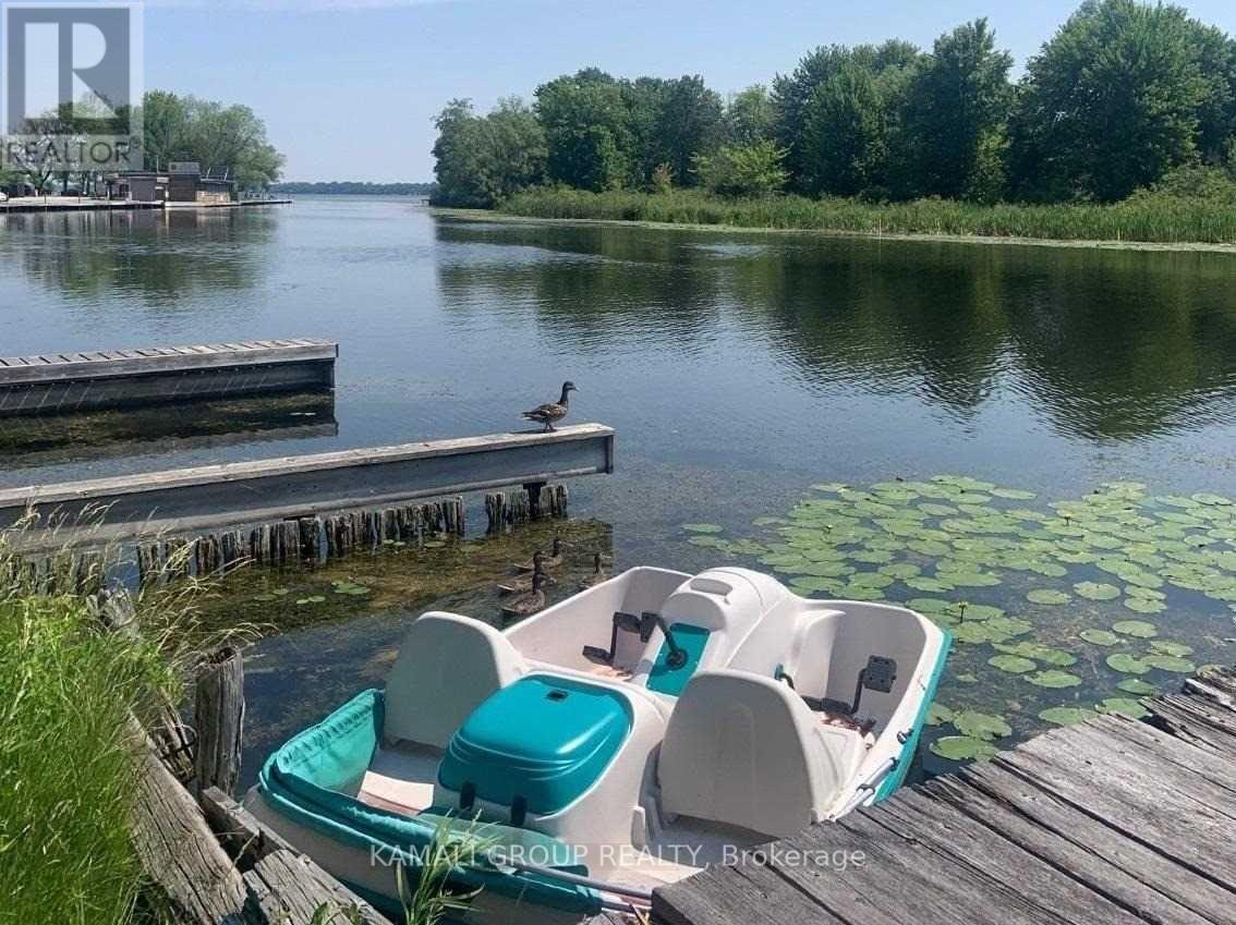 Property at 219 HOLMES POINT ROAD image 4