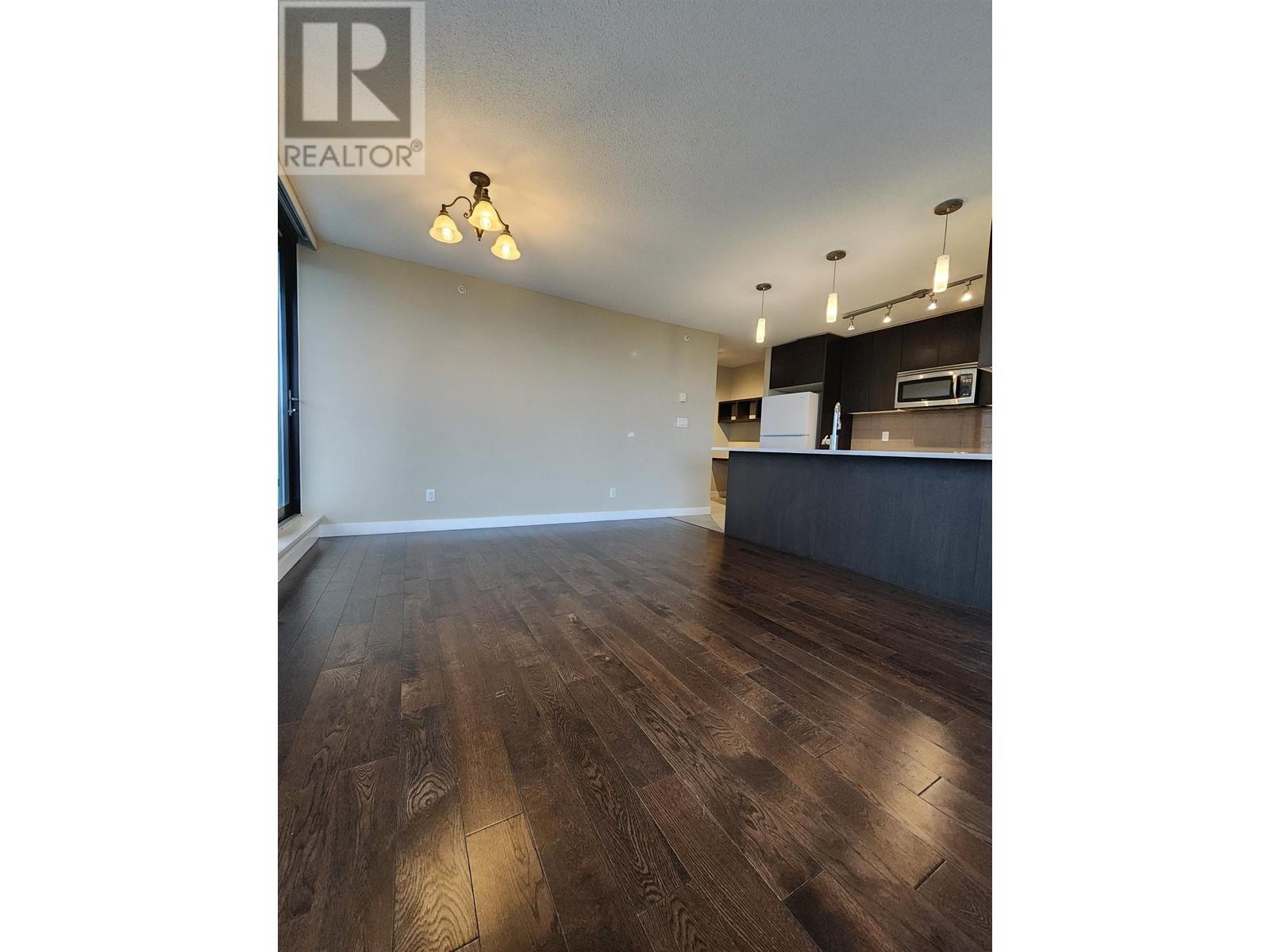 Listing Picture 6 of 21 : 1907 7328 ARCOLA STREET, Burnaby / 本拿比 - 魯藝地產 Yvonne Lu Group - MLS Medallion Club Member