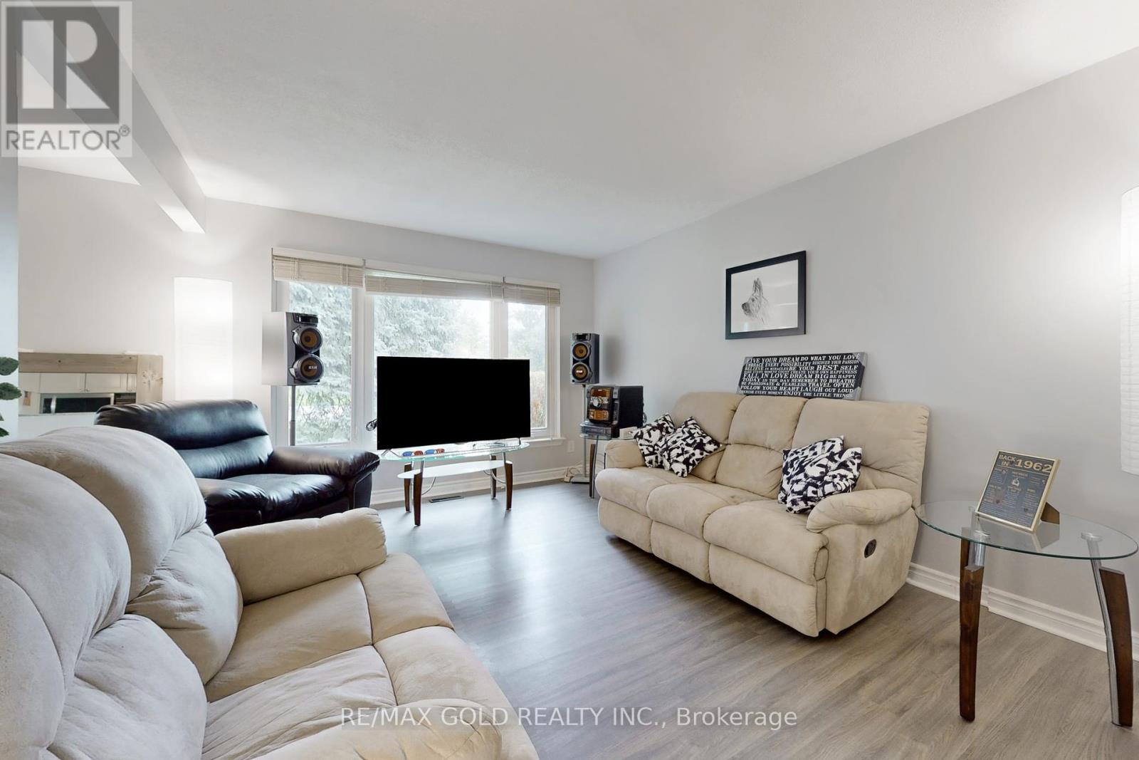 Property at 44 DELORAINE DRIVE image 4