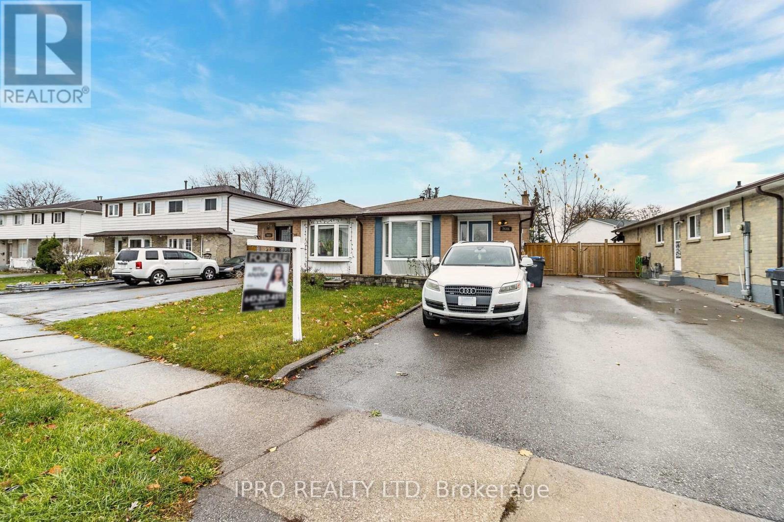 7646 PRIORY CRESCENT, Mississauga, Ontario