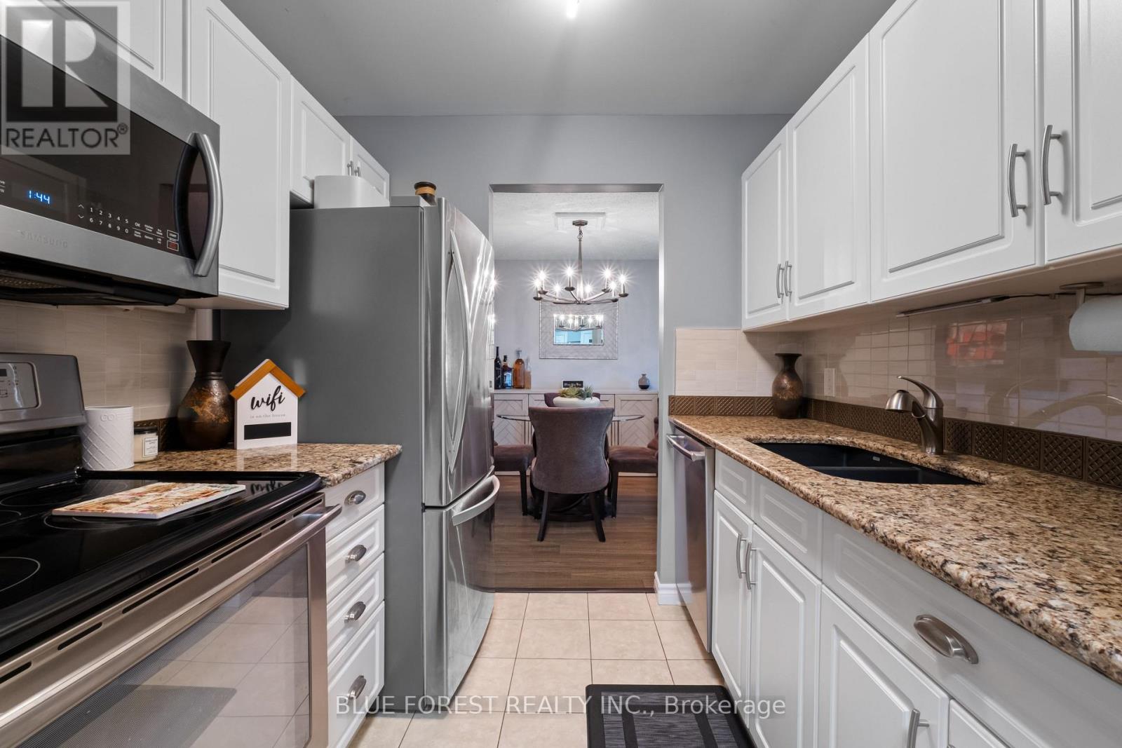 Photo 4 of 20 for 120 - 725 Deveron Crescent