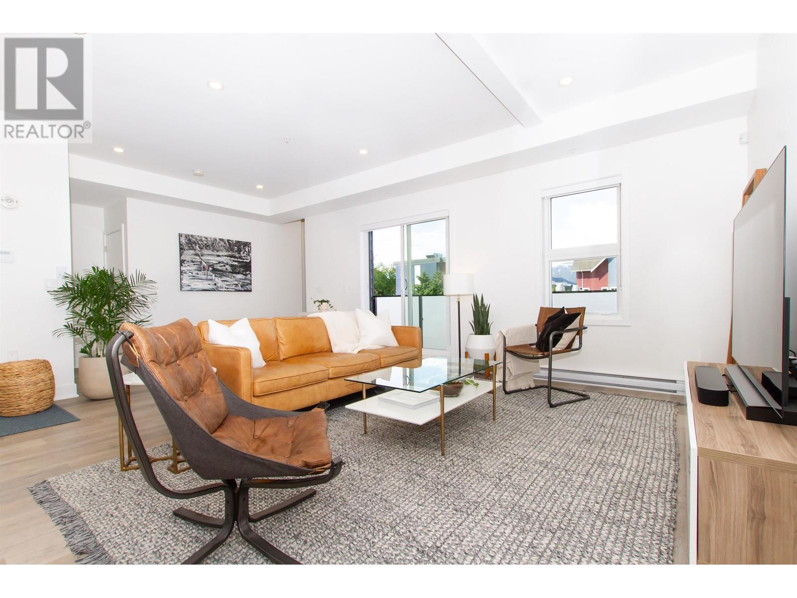 211 37842 THIRD AVENUE