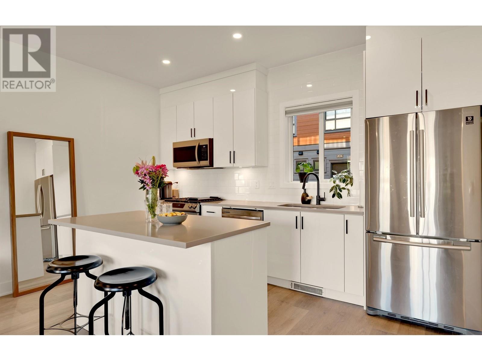 211 37842 THIRD AVENUE