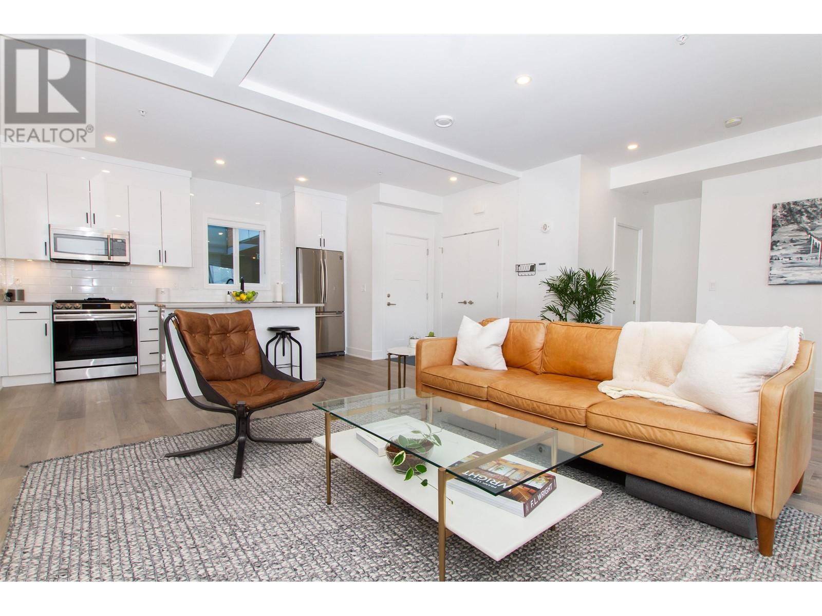 211 37842 THIRD AVENUE