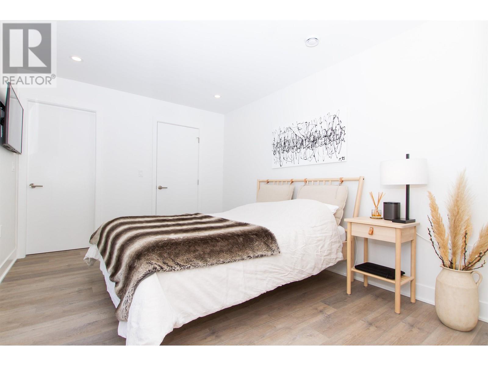 211 37842 THIRD AVENUE