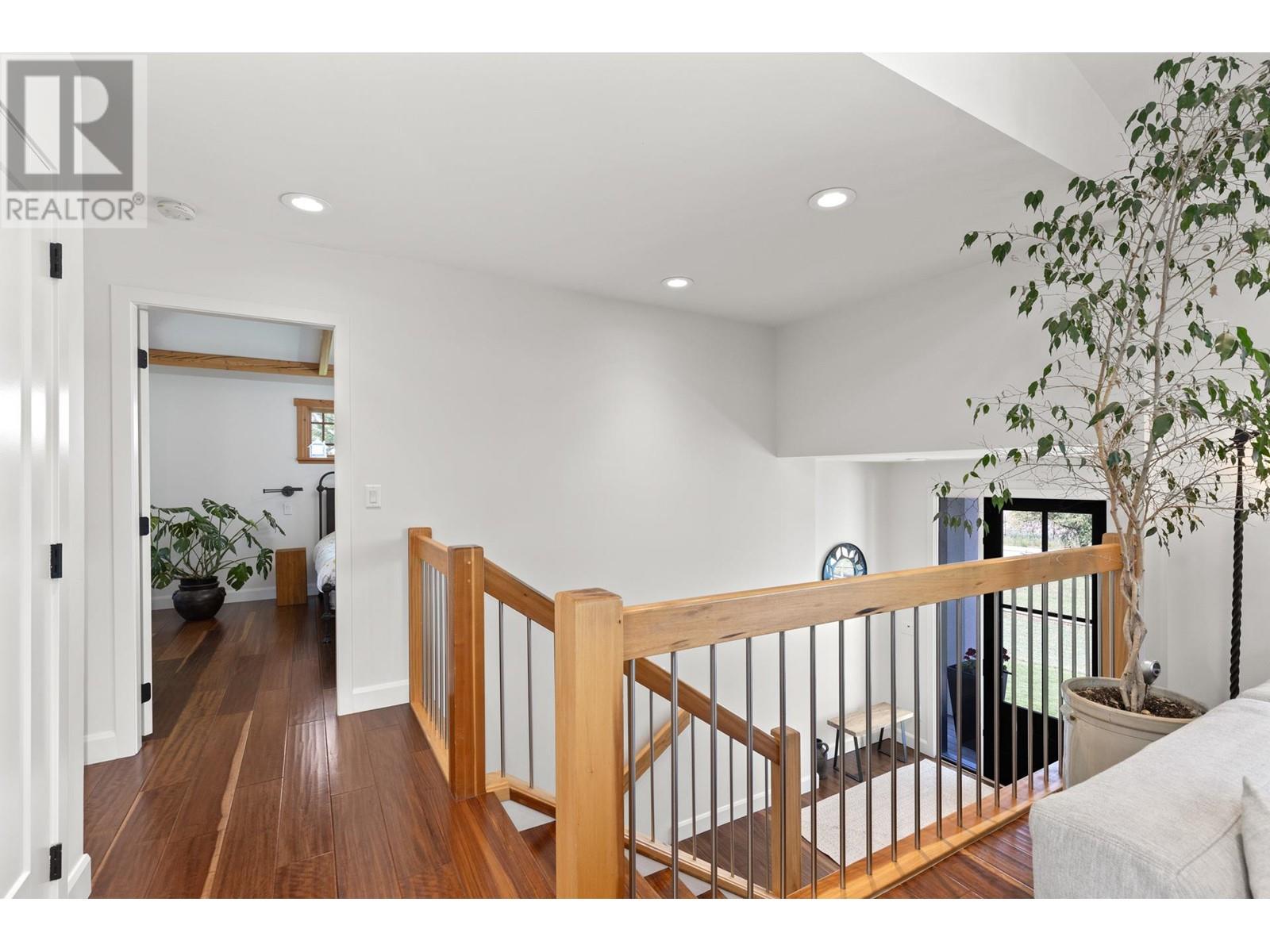 667 Curtis Road, Kelowna, British Columbia  V1V 2C9 - Photo 11 - 10335551