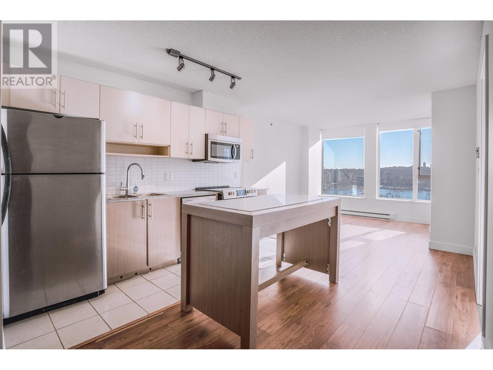 Property at 1810 550 TAYLOR STREET image 2