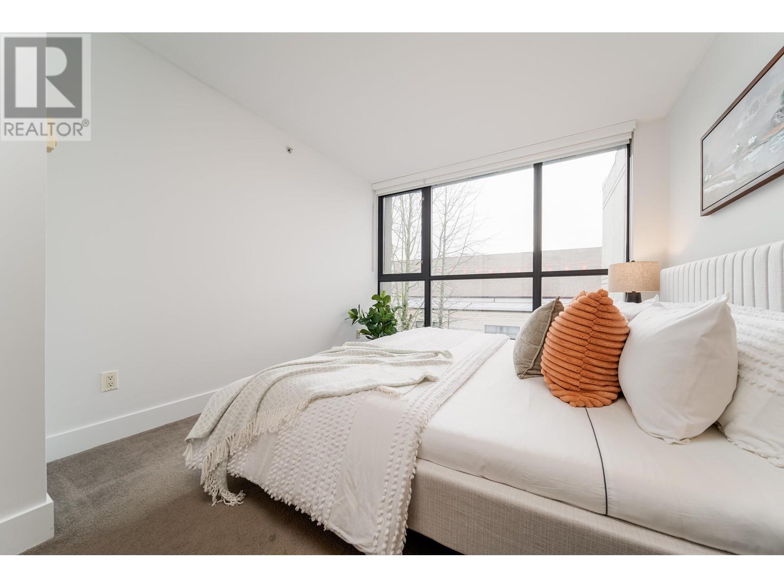 Listing Picture 12 of 31 : 401 2036 W 10TH AVENUE, Vancouver / 溫哥華 - 魯藝地產 Yvonne Lu Group - MLS Medallion Club Member