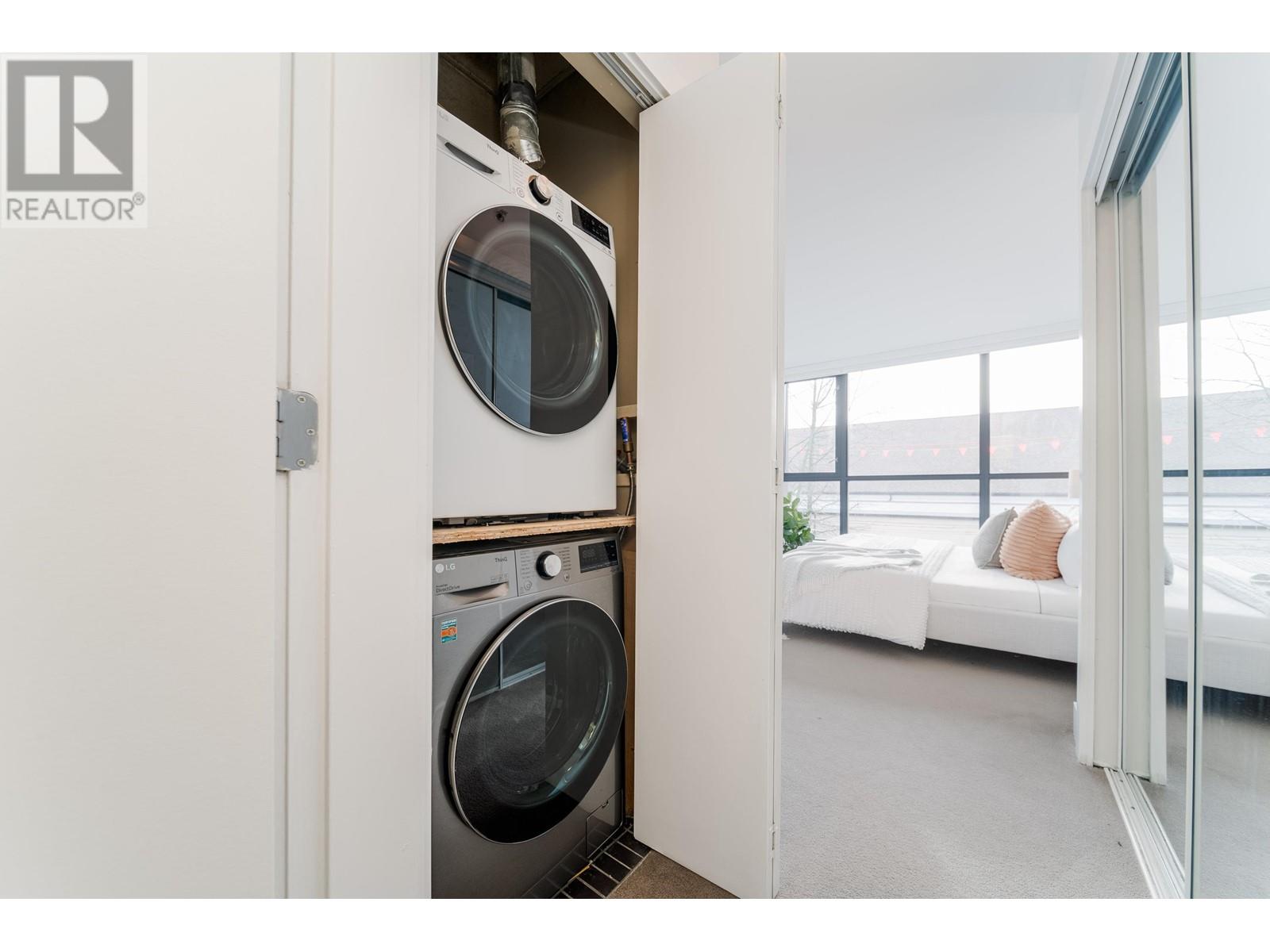 Listing Picture 16 of 31 : 401 2036 W 10TH AVENUE, Vancouver / 溫哥華 - 魯藝地產 Yvonne Lu Group - MLS Medallion Club Member