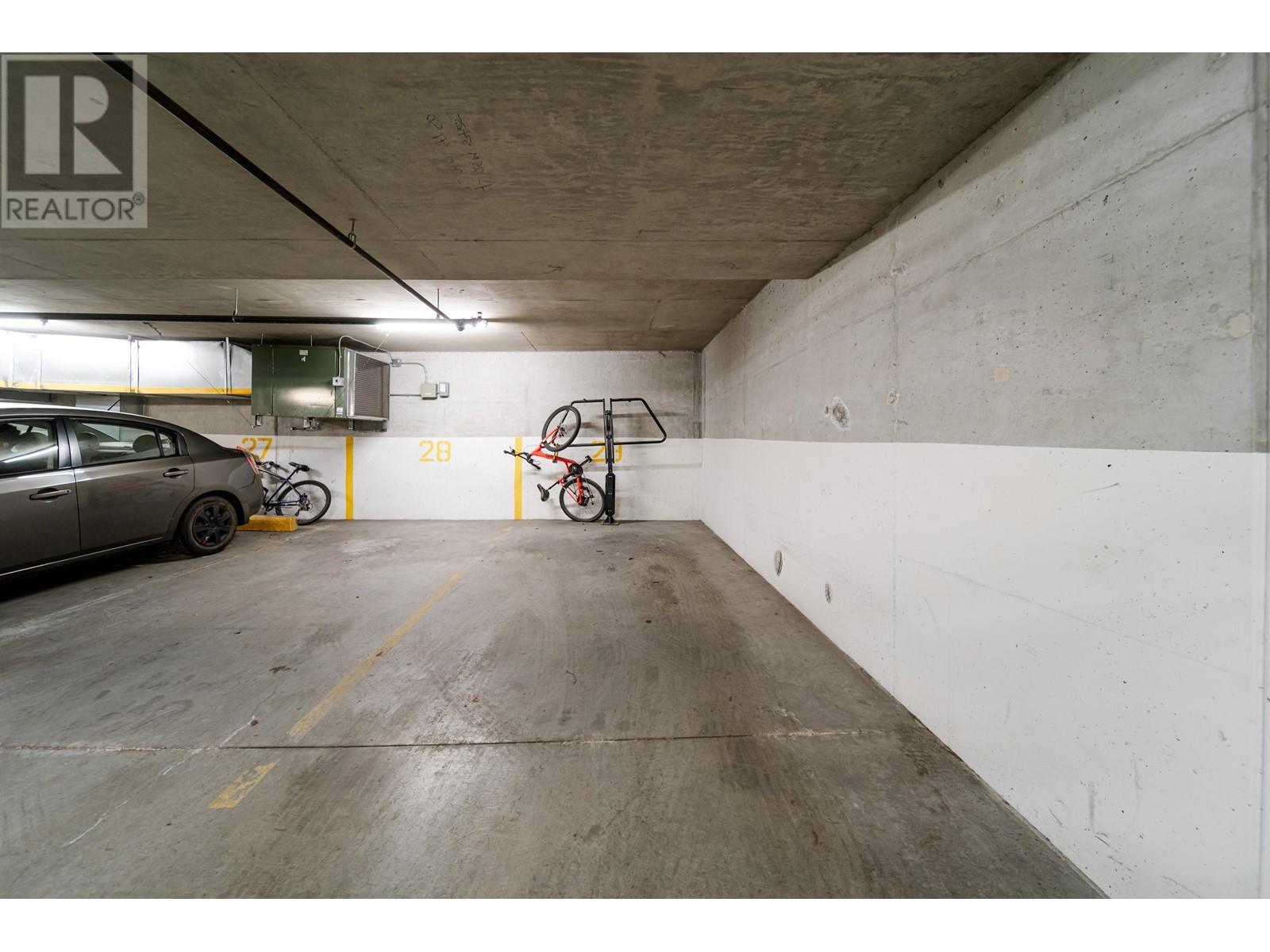 Listing Picture 22 of 31 : 401 2036 W 10TH AVENUE, Vancouver / 溫哥華 - 魯藝地產 Yvonne Lu Group - MLS Medallion Club Member