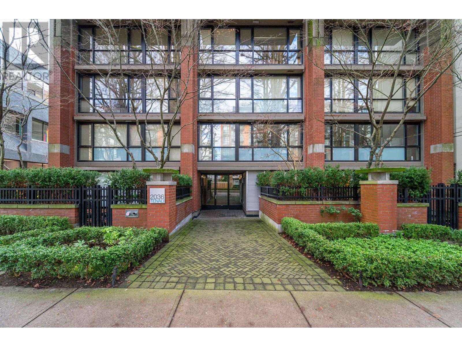 Listing Picture 30 of 31 : 401 2036 W 10TH AVENUE, Vancouver / 溫哥華 - 魯藝地產 Yvonne Lu Group - MLS Medallion Club Member