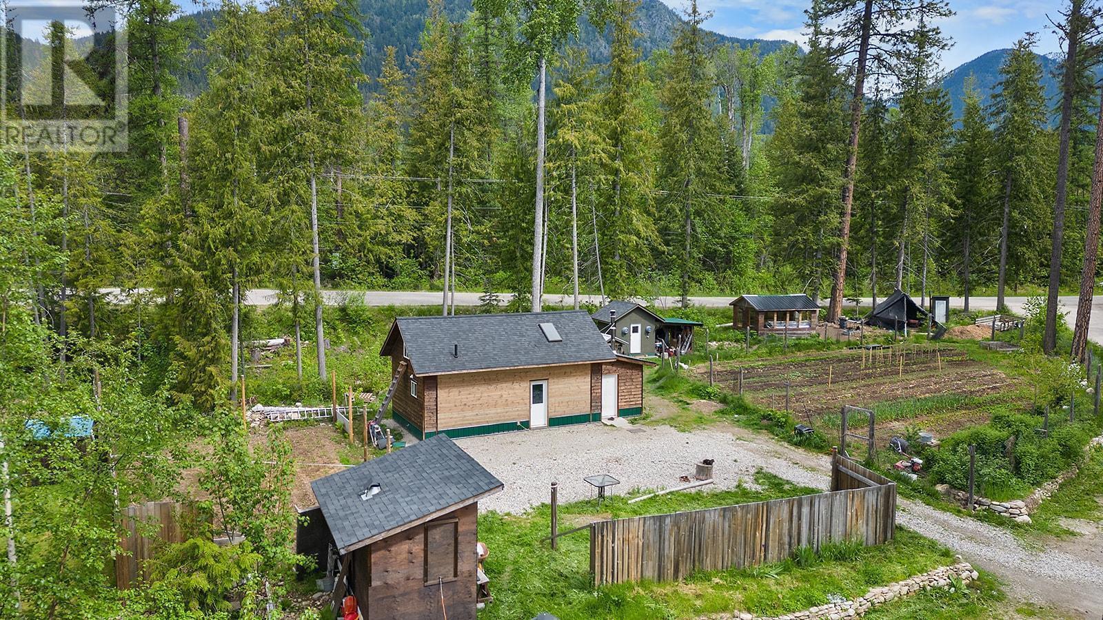 16317 Bowe Road, Crawford Bay, British Columbia  V0B 1E0 - Photo 1 - 10335562