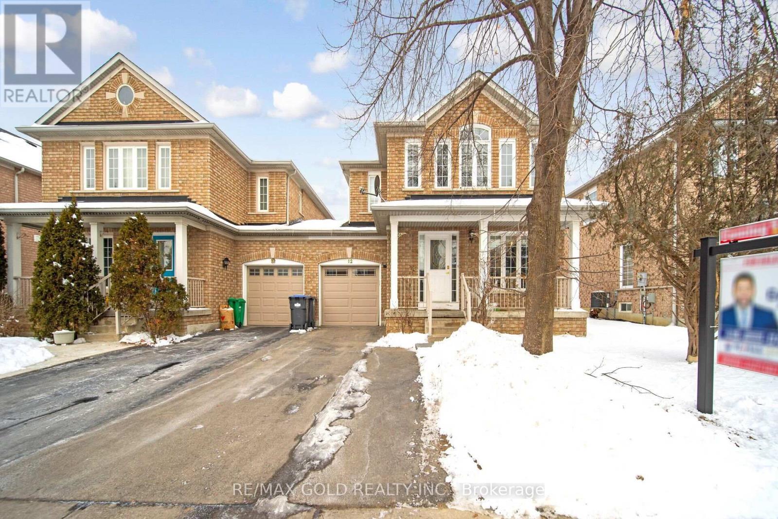Property at 12 MORNINGMIST STREET S image 1