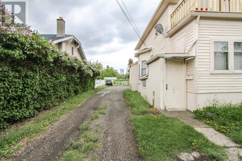 Property at 131 14 Avenue NW image 2