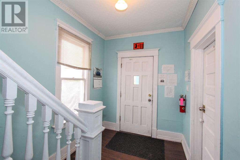 Property at 131 14 Avenue NW image 5