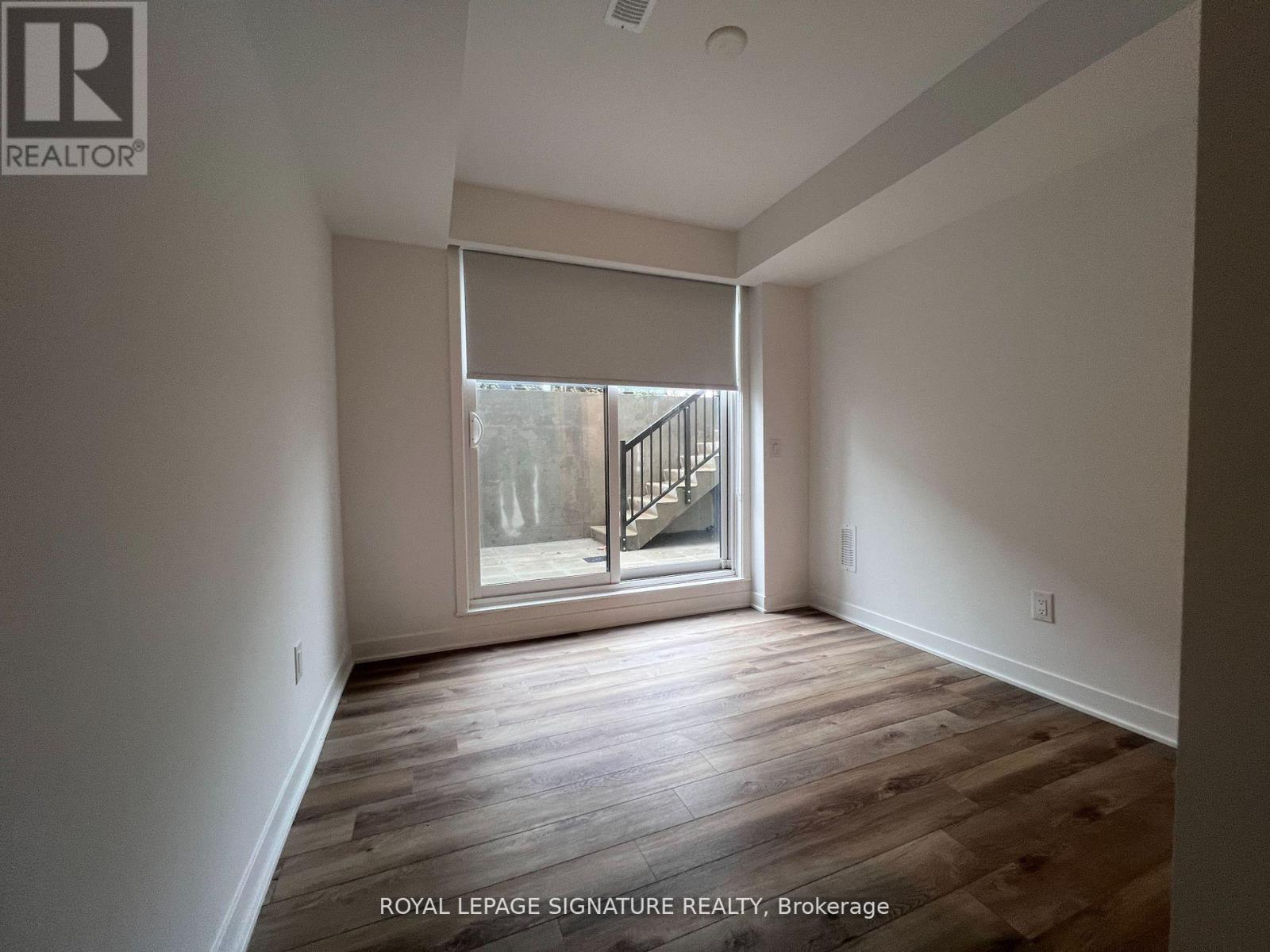 Th21 - 40 Ed Clark Gardens, Toronto, Ontario  M6N 0B5 - Photo 11 - W11974064