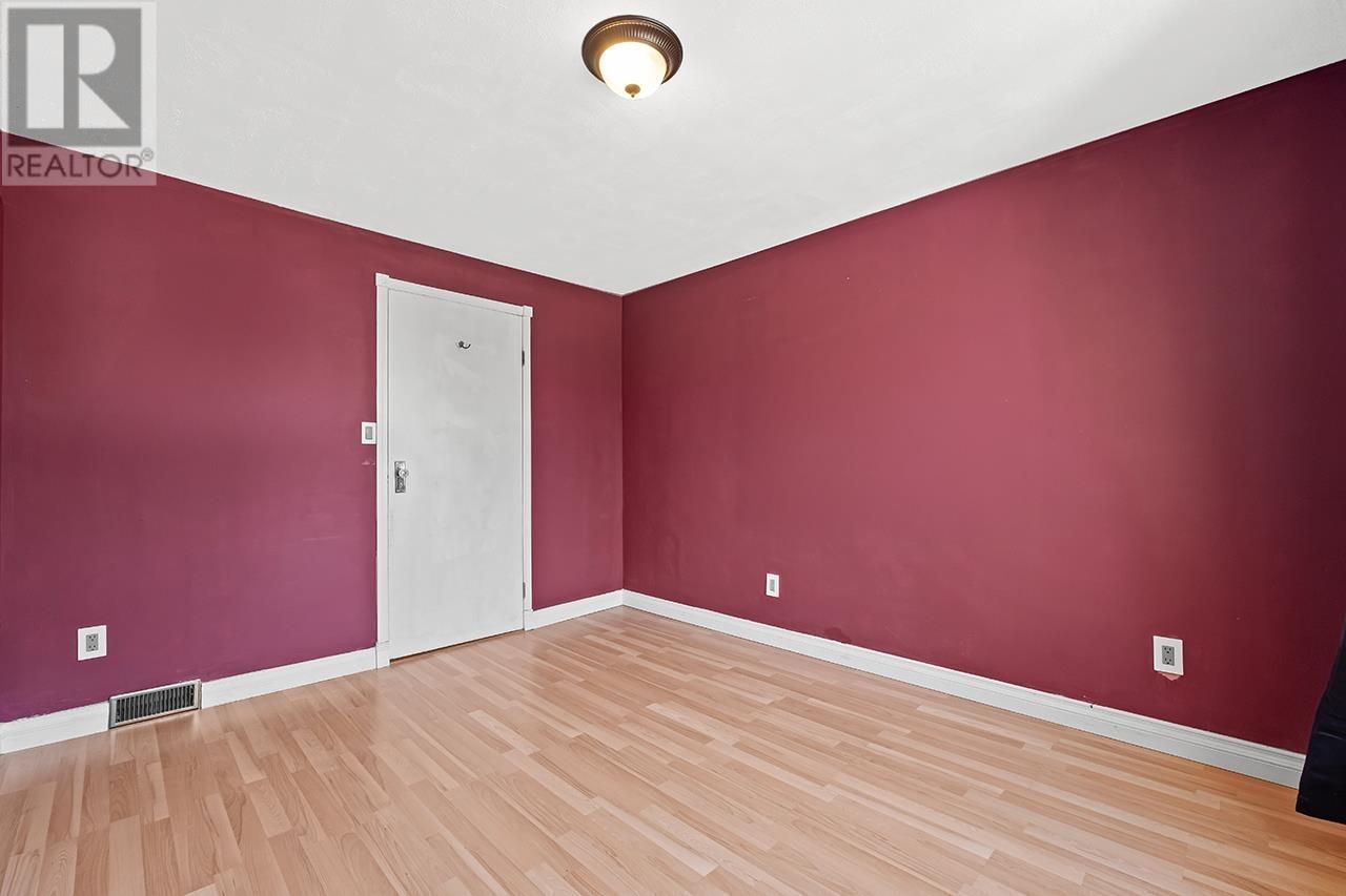 1027 Nanaimo Street, New Westminster, British Columbia  V3M 2E7 - Photo 17 - R2966901