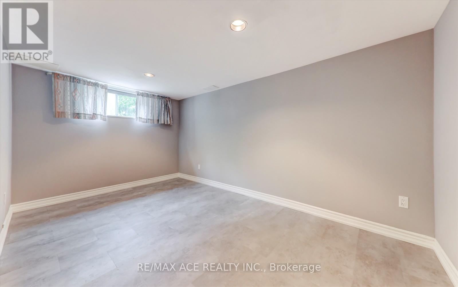 Bsmt - 17 Arch Road, Mississauga, Ontario  L5M 1M4 - Photo 12 - W11974087