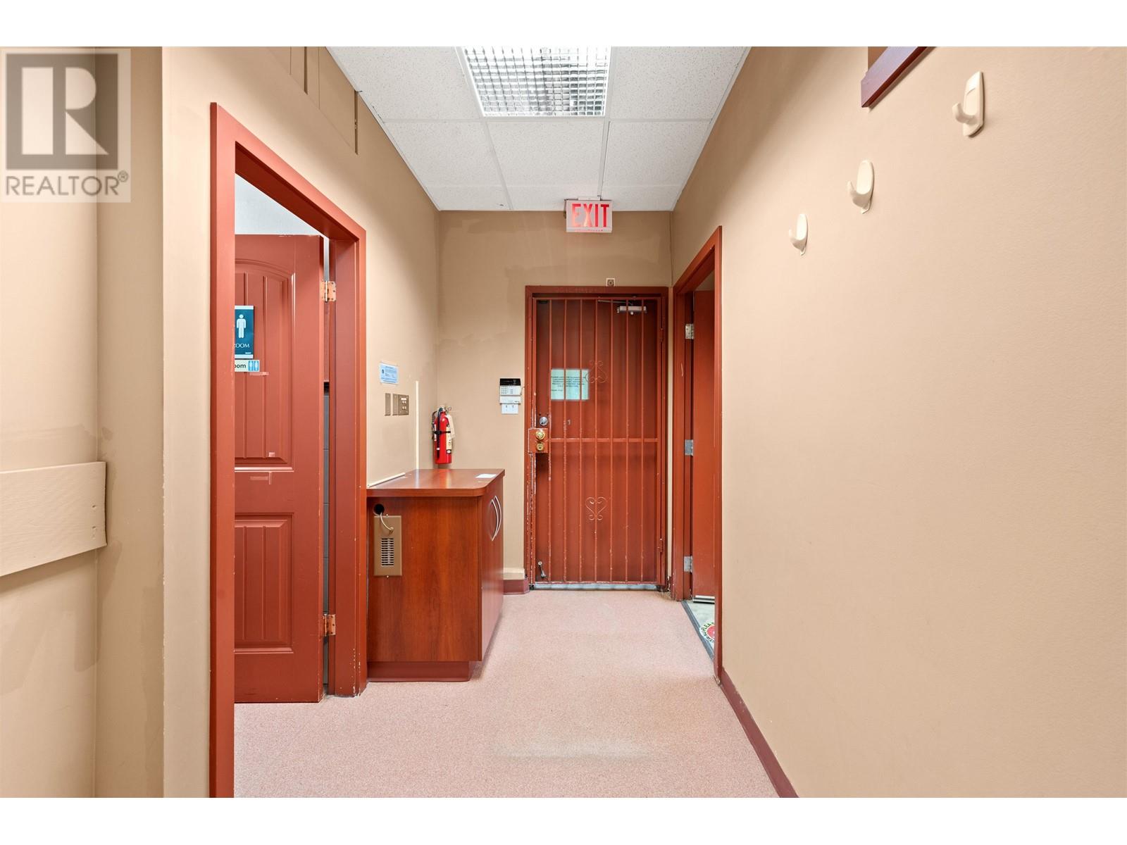 Listing Picture 16 of 28 : 5301 JOYCE STREET, Vancouver / 溫哥華 - 魯藝地產 Yvonne Lu Group - MLS Medallion Club Member