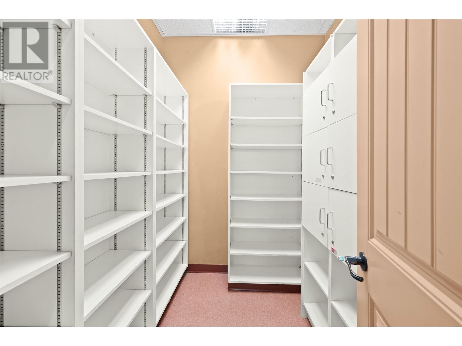 Listing Picture 9 of 28 : 5301 JOYCE STREET, Vancouver / 溫哥華 - 魯藝地產 Yvonne Lu Group - MLS Medallion Club Member