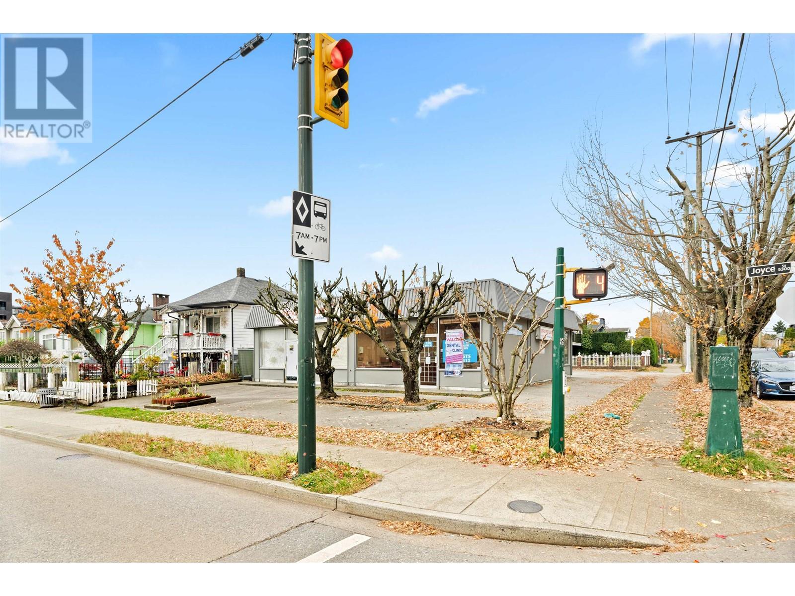 Listing Picture 19 of 28 : 5301 JOYCE STREET, Vancouver / 溫哥華 - 魯藝地產 Yvonne Lu Group - MLS Medallion Club Member