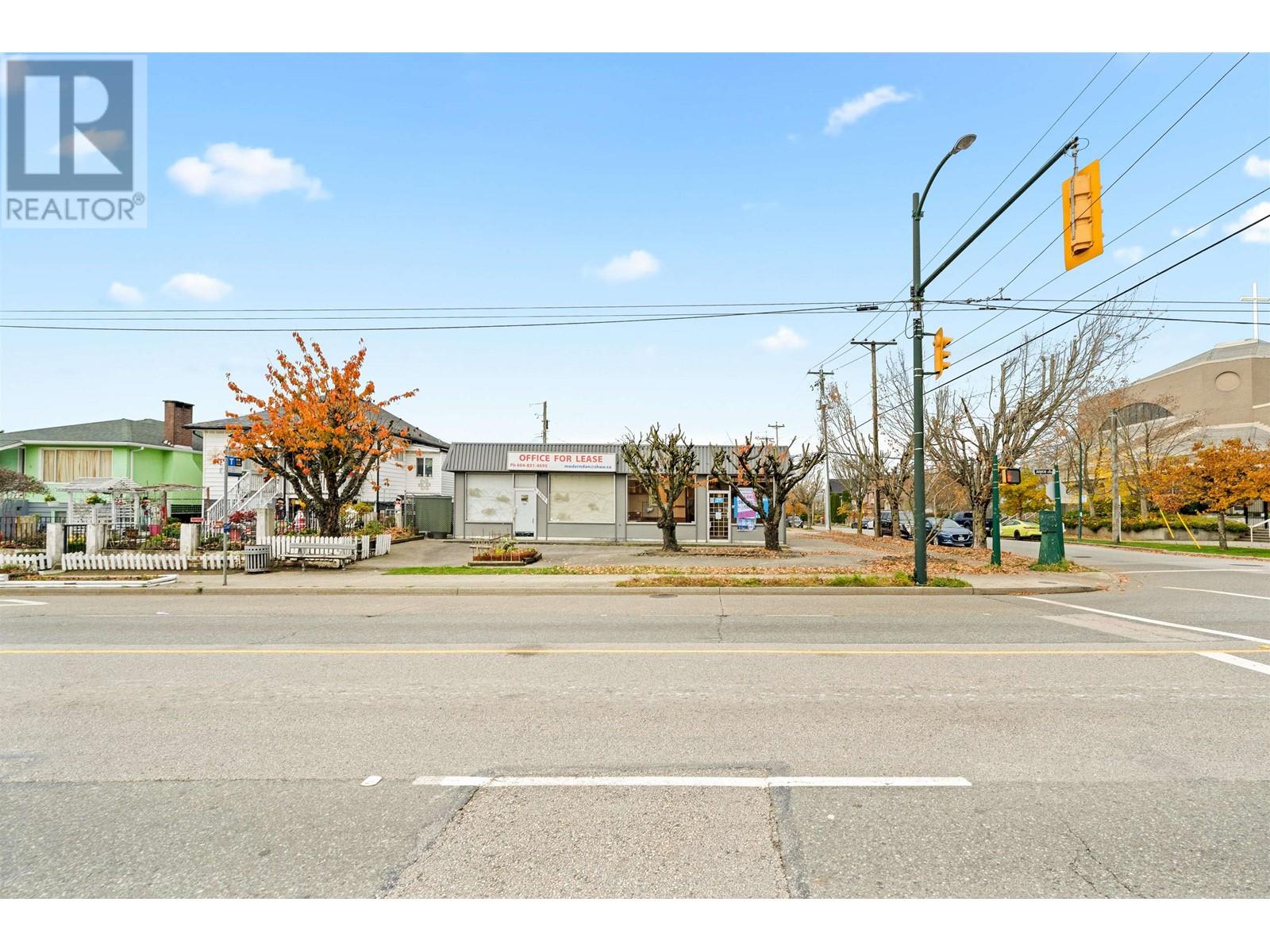 Listing Picture 20 of 28 : 5301 JOYCE STREET, Vancouver / 溫哥華 - 魯藝地產 Yvonne Lu Group - MLS Medallion Club Member